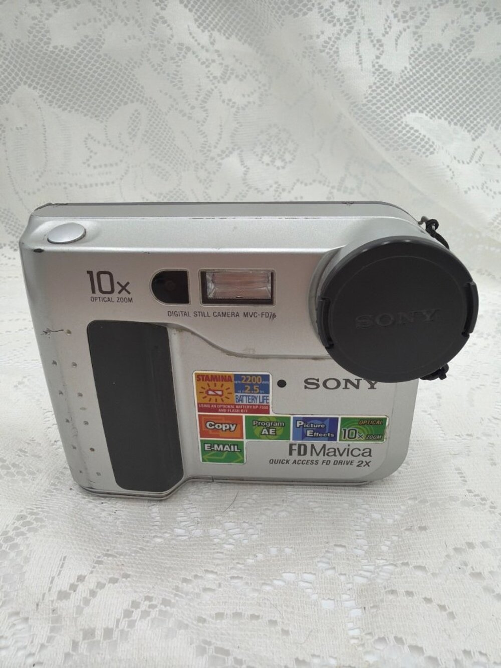Sony MVC-FD7 Digital Camera 10x Optical Zoom Quick Access FD Drive 2x READ